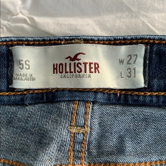 Dark Wash Hollister Skinny Jeans - Picture 4 of 5